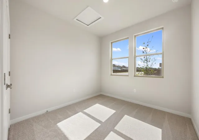 Photo 4 of Single family home for sale at 140 Arlington Park Loop, Hutto, TX 78634 | MLS# 1205535 | Listing updated on 2026-10-09
