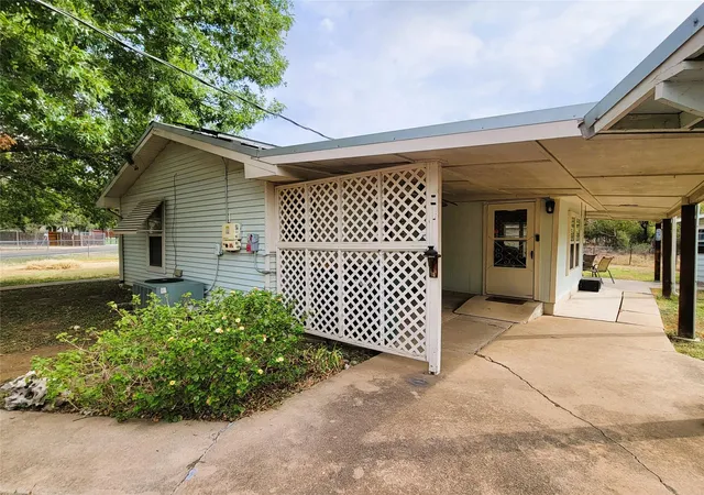 Photo 3 of Single family home for sale at 1208 Prairie Crk Rd, Granite Shoals, TX 78654 | MLS# 5242629 | Listing updated on 2026-10-07