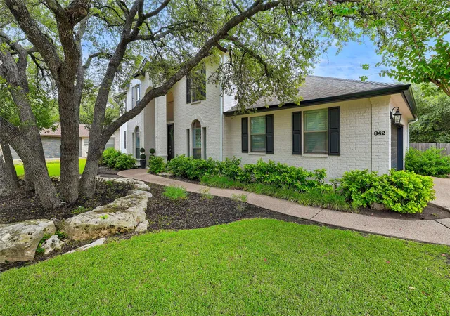 Photo 2 of Single family home for sale at 842 Sunfish St, Lakeway, TX 78734 | MLS# 9783781 | Listing updated on 2026-10-09
