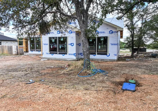 Photo 4 of Single family home for sale at 1802 Redwood Dr, Granite Shoals, TX 78654 | MLS# 2669611 | Listing updated on 2026-10-02