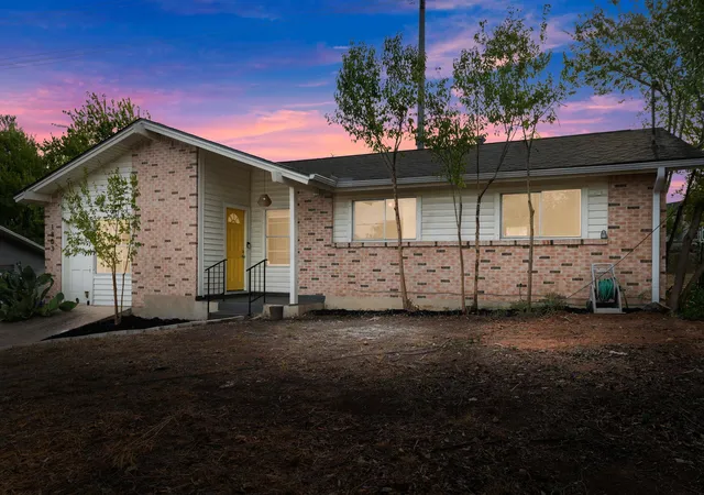 Photo 1 of Single family home for sale at 1803 Elmira Rd, Austin, TX 78721 | MLS# 6355336 | Listing updated on 2026-10-03