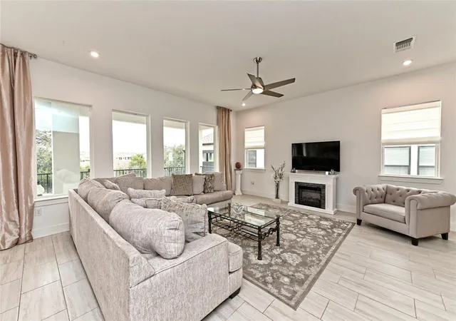 Photo 4 of Single family home for sale at 401 Trabuco Bnd, Liberty Hill, TX 78642 | MLS# 4949584 | Listing updated on 2026-10-06