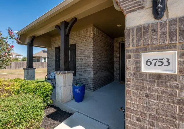 Photo 2 of Single family home for sale at 6753 Catania Loop, Round Rock, TX 78665 | MLS# 8545647 | Listing updated on 2026-10-09