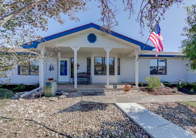 Photo 1 of Single family home for sale at 200 Harbor Cir, Georgetown, TX 78633 | MLS# 4009167 | Listing updated on 2026-10-02