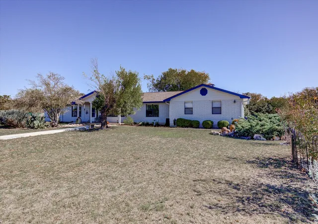 Photo 3 of Single family home for sale at 200 Harbor Cir, Georgetown, TX 78633 | MLS# 4009167 | Listing updated on 2026-10-02