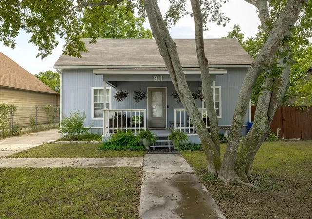 Photo 1 of Multi family home for sale at 911 W 3rd Street #1-2, Taylor, TX 76574 | MLS# 1349014 | Listing updated on 2026-10-03