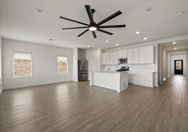 Photo 4 of Single family home for sale at 14114 Hertford Shire Shr, San Antonio, TX 78245 | MLS# 7715369 | Listing updated on 2026-10-03