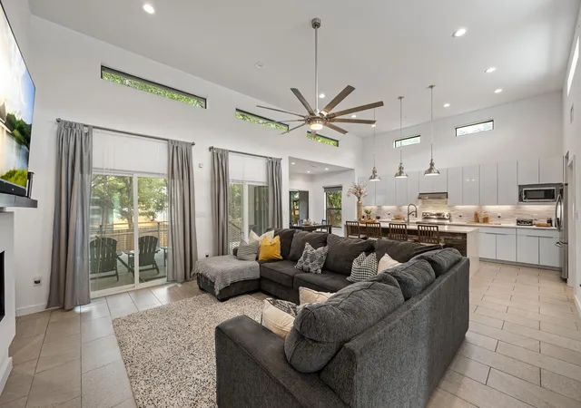 Photo 4 of Single family home for sale at 1917 Owens Ln, Lago Vista, TX 78645 | MLS# 7200958 | Listing updated on 2026-10-06