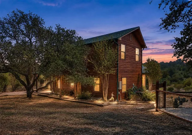 Photo 3 of Single family home for sale at 601 Echo Dr, Spicewood, TX 78669 | MLS# 5482944 | Listing updated on 2026-10-04