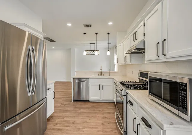 Photo 4 of Single family home for sale at 537 Roseberry St, Buda, TX 78610 | MLS# 1988093 | Listing updated on 2026-10-05