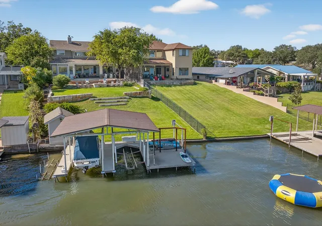 Single family home for sale at 121 Christopher Ln, Kingsland, TX 78639 | MLS# 3379561
