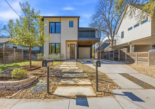 Photo 2 of Single family home for sale at 2921 Lyons Rd #1, Austin, TX 78702 | MLS# 2531840 | Listing updated on 2026-10-02