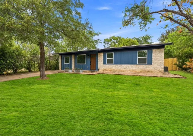 Photo 1 of Single family home for sale at 204 Chippendale Ave, Austin, TX 78745 | MLS# 2270615 | Listing updated on 2026-10-03