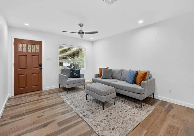 Photo 2 of Single family home for sale at 204 Chippendale Ave, Austin, TX 78745 | MLS# 2270615 | Listing updated on 2026-10-03