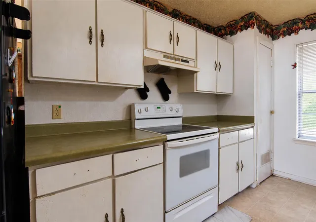 Photo 4 of Single family home for sale at 354 Alta Vista Dr, Bastrop, TX 78602 | MLS# 7187678 | Listing updated on 2026-10-06