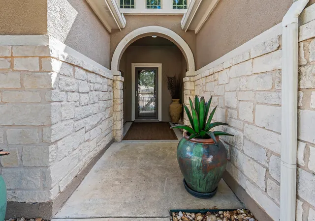 Photo 2 of Single family home for sale at 512 Martin Crk Ln, Georgetown, TX 78633 | MLS# 3420625 | Listing updated on 2026-10-10