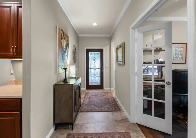 Photo 3 of Single family home for sale at 512 Martin Crk Ln, Georgetown, TX 78633 | MLS# 3420625 | Listing updated on 2026-10-10