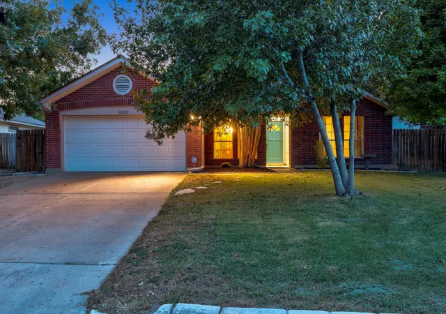 Photo 2 of Single family home for sale at 1602 Southwestern Blvd, Georgetown, TX 78626 | MLS# 7333194 | Listing updated on 2026-10-03
