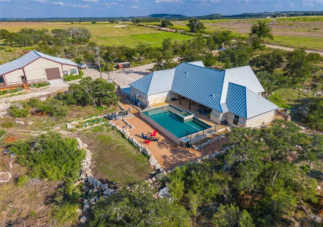 Photo 1 of Single family home for sale at 2840 N Grape Crk Rd, Fredericksburg, TX 78624 | MLS# 5607813 | Listing updated on 2026-10-06