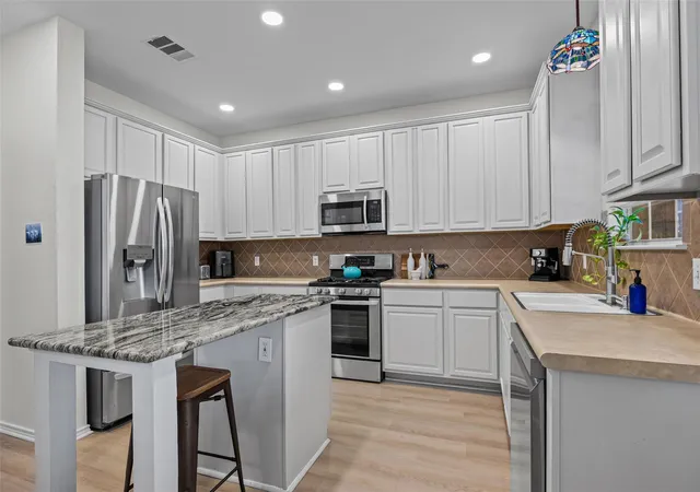 Photo 2 of Single family home for sale at 2920 Lynnbrook Dr, Austin, TX 78748 | MLS# 1894545 | Listing updated on 2026-10-09