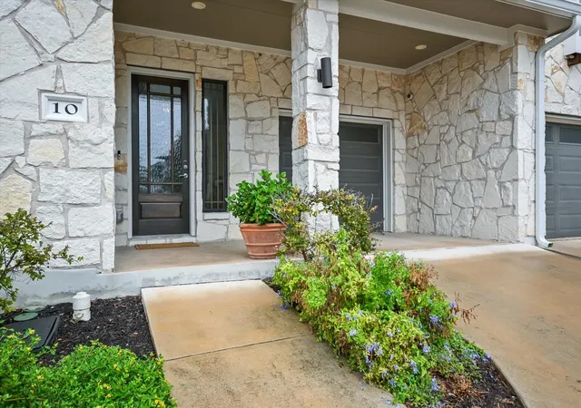 Photo 3 of Townhouse for sale at 4323 Spicewood Springs Rd #10, Austin, TX 78759 | MLS# 8144532 | Listing updated on 2026-10-09