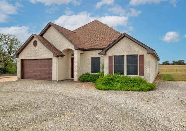 Photo 2 of Single family home for sale at 8510 Old Colony Line Rd, Dale, TX 78616 | MLS# 9981267 | Listing updated on 2026-10-03