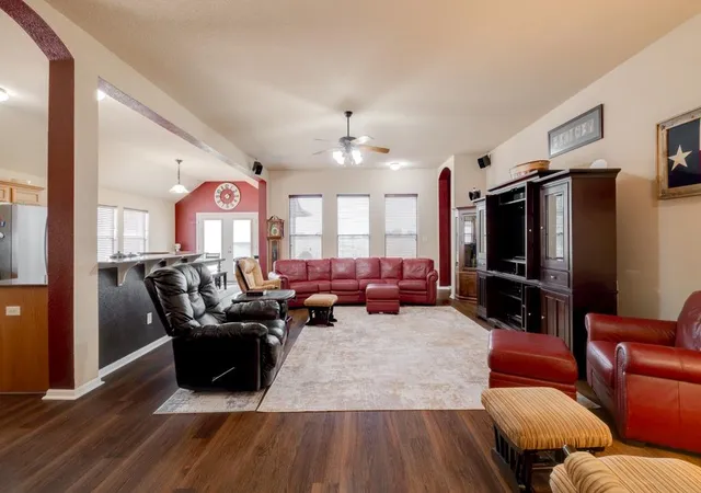 Photo 4 of Single family home for sale at 8510 Old Colony Line Rd, Dale, TX 78616 | MLS# 9981267 | Listing updated on 2026-10-03