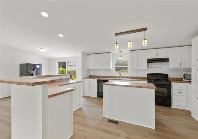 Photo 3 of Manufactured home for sale at 3063 County Rd 484, Elgin, TX 78621 | MLS# 2575659 | Listing updated on 2026-10-05