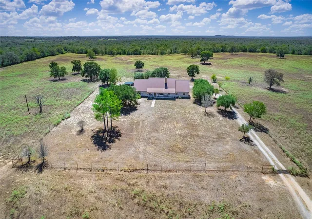 Photo 2 of Single family home for sale at 3050 & 3102 Fm 1386, Luling, TX 78648 | MLS# 3895901 | Listing updated on 2026-10-08