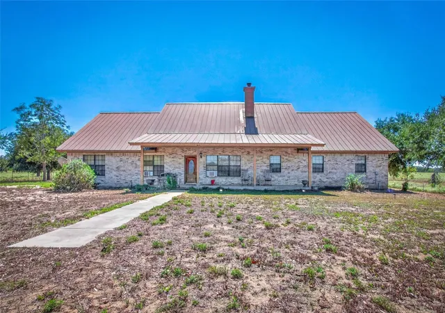 Photo 3 of Single family home for sale at 3050 & 3102 Fm 1386, Luling, TX 78648 | MLS# 3895901 | Listing updated on 2026-10-08