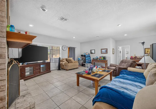 Photo 4 of Single family home for sale at 3050 & 3102 Fm 1386, Luling, TX 78648 | MLS# 3895901 | Listing updated on 2026-10-08