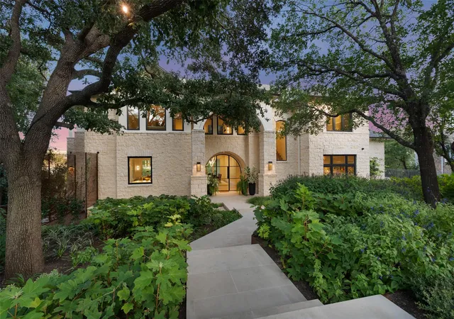 Photo 1 of Mansion for sale at 3111 Above Stratford Pl, Austin, TX 78746 | MLS# 5116368 | Listing updated on 2026-10-07