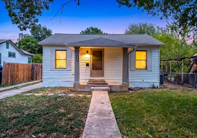 Photo 1 of Single family home for sale at 1627 Thorain Blvd, San Antonio, TX 78201 | MLS# 5640766 | Listing updated on 2026-10-08