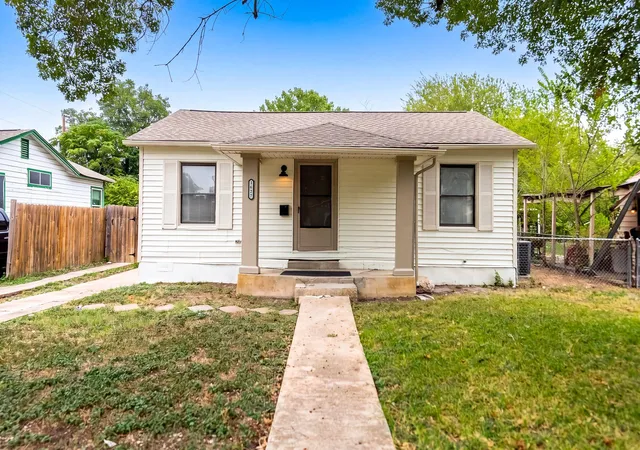Photo 2 of Single family home for sale at 1627 Thorain Blvd, San Antonio, TX 78201 | MLS# 5640766 | Listing updated on 2026-10-08