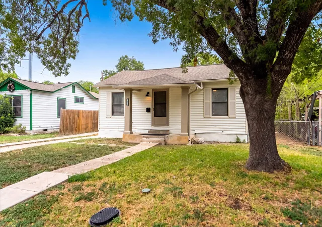 Photo 3 of Single family home for sale at 1627 Thorain Blvd, San Antonio, TX 78201 | MLS# 5640766 | Listing updated on 2026-10-08