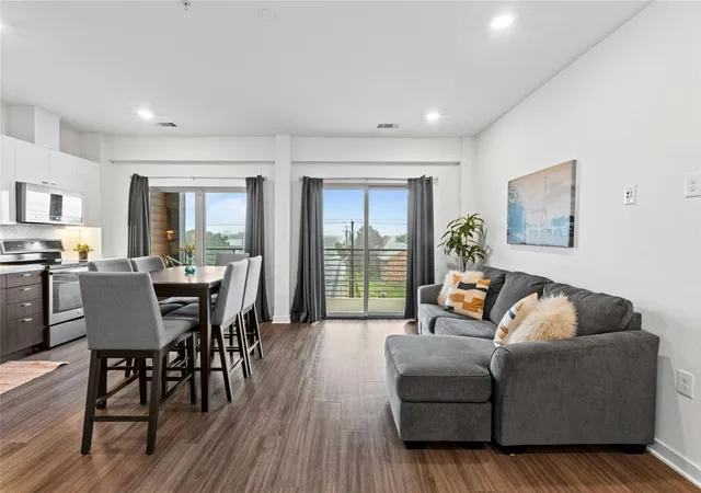 Listing Photo 3 - Condo for sale in building located at 4361 S Congress Ave, Austin, TX 78745 - Unit #402