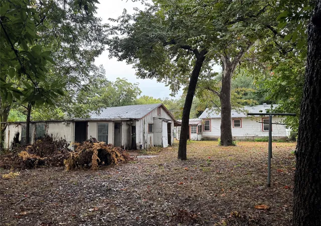 Photo 4 of Single family home for sale at 1115 Kirk Ave, Austin, TX 78702 | MLS# 4721022 | Listing updated on 2026-10-04