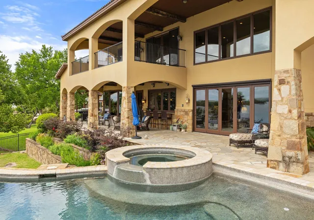 Photo 4 of Single family home for sale at 139 Wilderness Dr E, Marble Falls, TX 78654 | MLS# 1249299 | Listing updated on 2026-10-30