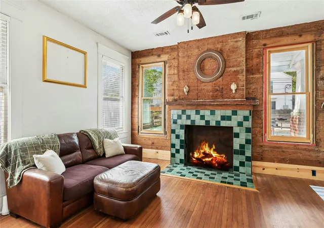 Photo 3 of Single family home for sale at 7007 Bennett Ave, Austin, TX 78752 | MLS# 6427537 | Listing updated on 2026-10-27