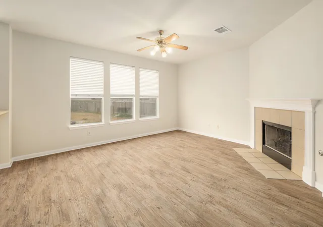 Photo 3 of Single family home for sale at 102 Chandler Pointe Loop, Round Rock, TX 78665 | MLS# 7761416 | Listing updated on 2026-10-03
