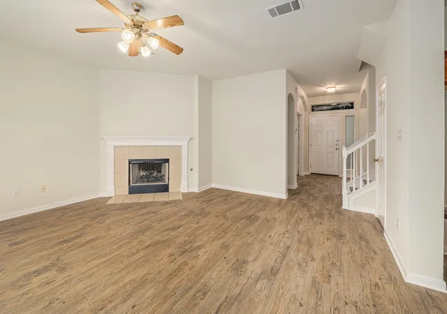 Photo 3 of Single family home for sale at 102 Chandler Pointe Loop, Round Rock, TX 78665 | MLS# 7761416 | Listing updated on 2026-10-03