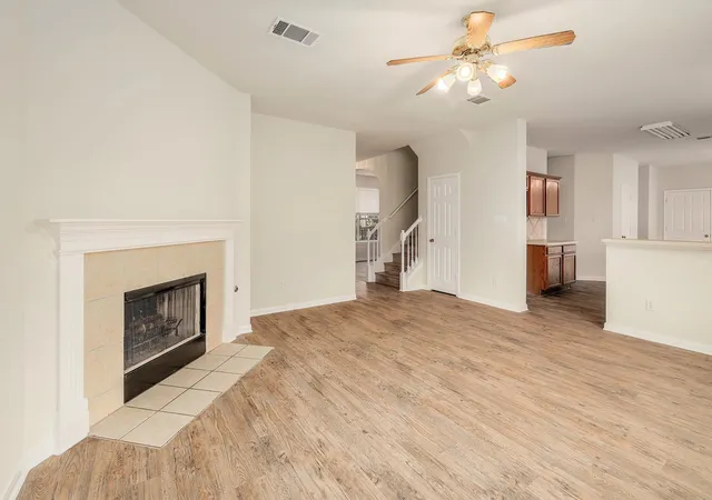 Photo 4 of Single family home for sale at 102 Chandler Pointe Loop, Round Rock, TX 78665 | MLS# 7761416 | Listing updated on 2026-10-03