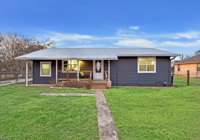 Photo 3 of Single family home for sale at 210 Fallwell St, Liberty Hill, TX 78642 | MLS# 5222854 | Listing updated on 2026-10-06