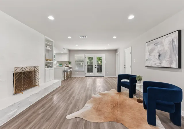 Photo 3 of Single family home for sale at 2011 Malvern Hl Dr, Austin, TX 78745 | MLS# 1986380 | Listing updated on 2026-10-28