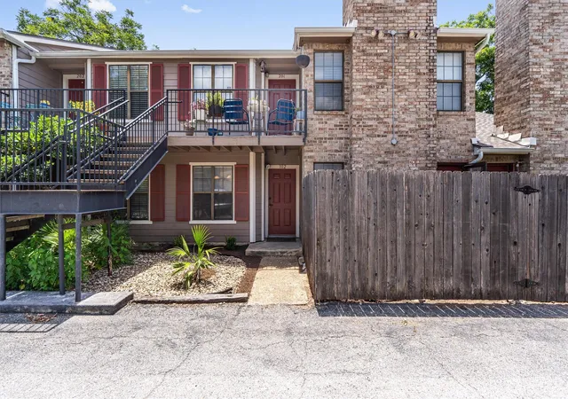 Photo 1 of Condo for sale at 2907 Pearl St #102, Austin, TX 78705 | MLS# 1746029 | Listing updated on 2026-10-08