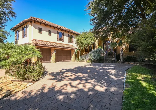 Photo 1 of Mansion for sale at 120 Applehead Is Dr, Horseshoe Bay, TX 78657 | MLS# 7400280 | Listing updated on 2026-10-08