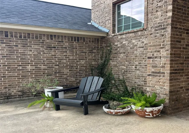Photo 4 of Single family home for sale at 329 Flash Cir, Luling, TX 78648 | MLS# 6872328 | Listing updated on 2026-10-04