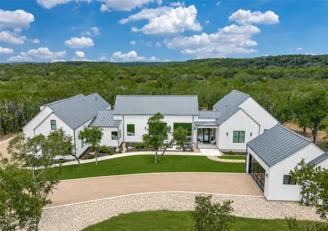 Photo 1 of Single family home for sale at 1958 Paradise Pkwy, Canyon Lake, TX 78133 | MLS# 7931241 | Listing updated on 2026-10-25