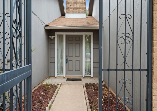Photo 3 of Single family home for sale at 6901 Greycloud Dr, Austin, TX 78745 | MLS# 3605968 | Listing updated on 2026-10-03