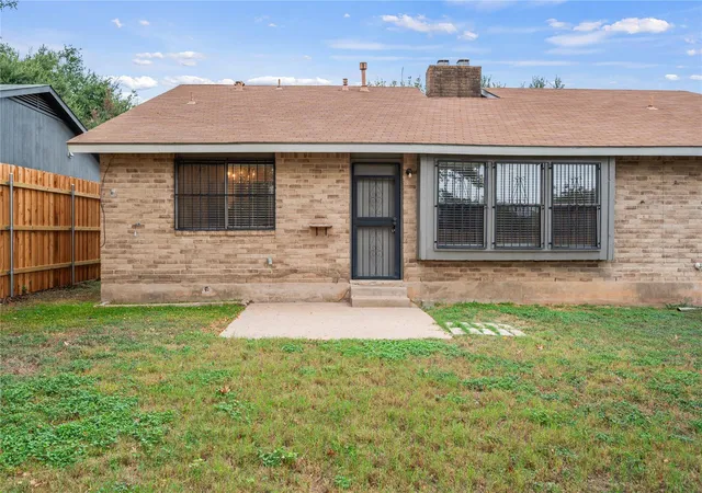 Photo 4 of Single family home for sale at 6901 Greycloud Dr, Austin, TX 78745 | MLS# 3605968 | Listing updated on 2026-10-03